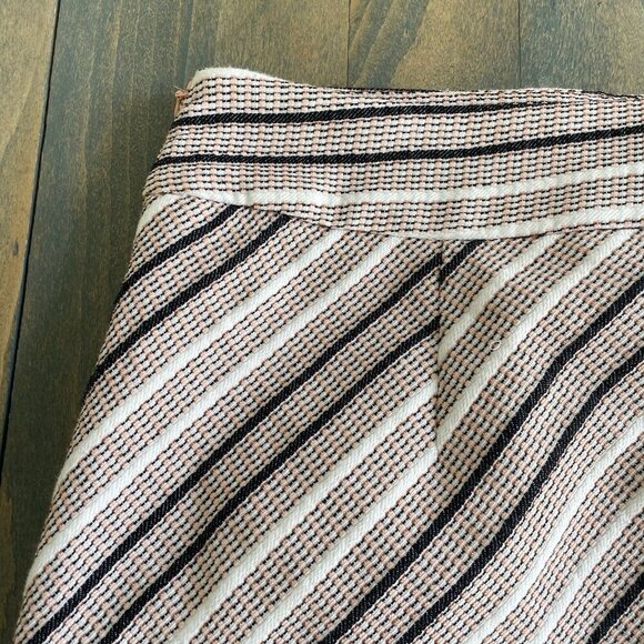 Ann Taylor LOFT Chevron Textured Mini Skirt Pink Black White - Size 10 (R8) - Picture 3 of 9
